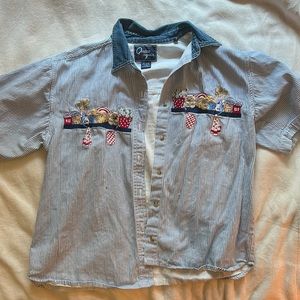 Adorable Embroidered Short Sleeve Button Down by Quizz Again New York